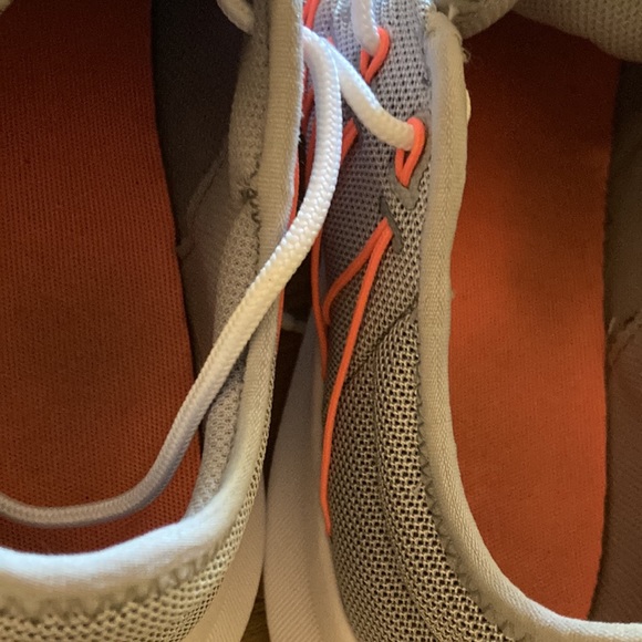 Nike  Women's Size 9 - Picture 5 of 9